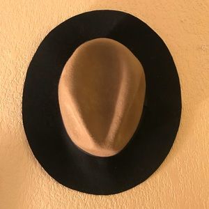 Flat Brim Black/Brown Hat